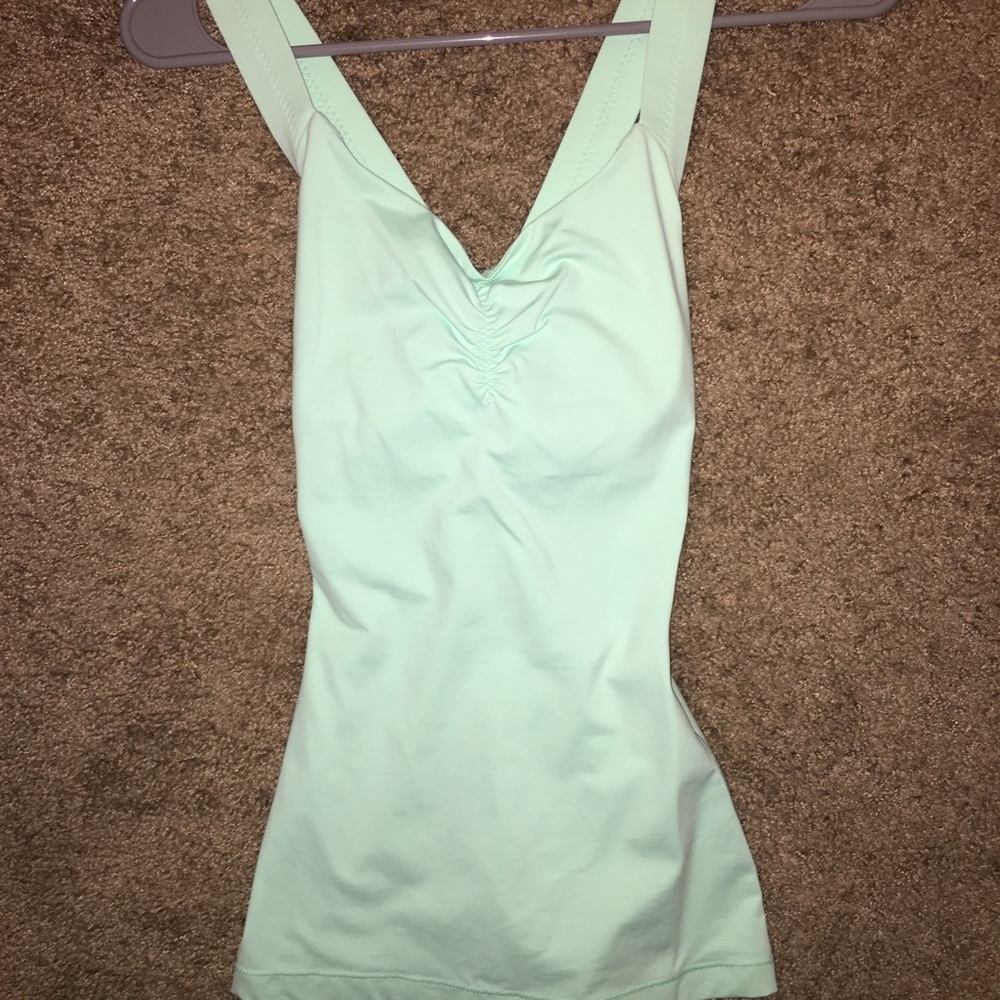 Lululemon tank